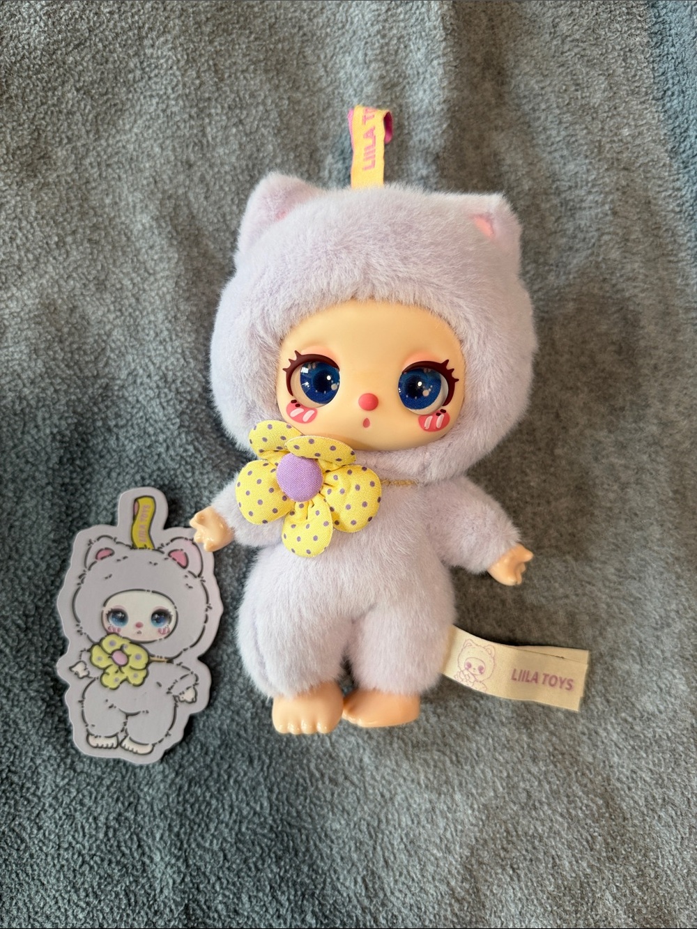 Liila’s Lucky Cat - Plush Cat Doll in Light Lavender with Yellow Flower